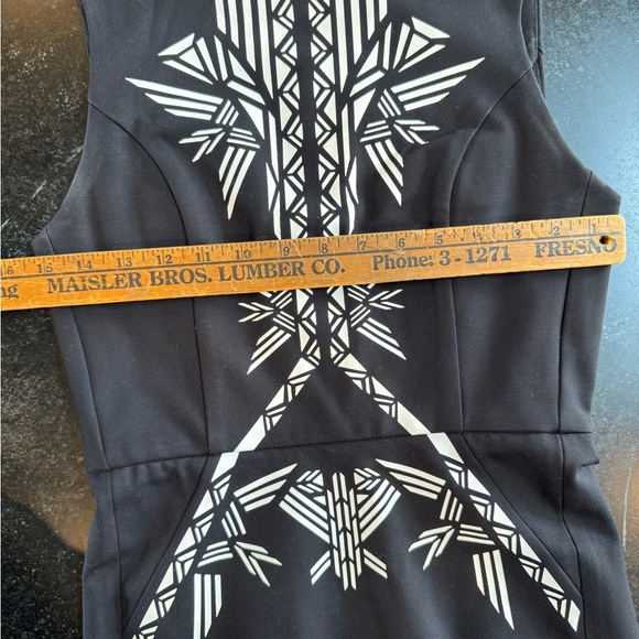Twelfth Street by Cynthia Vincent SIZE 2 Black Scuba Dress With Geometric Design - Picture 8 of 12